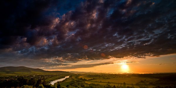 Éltető fénygolyónk