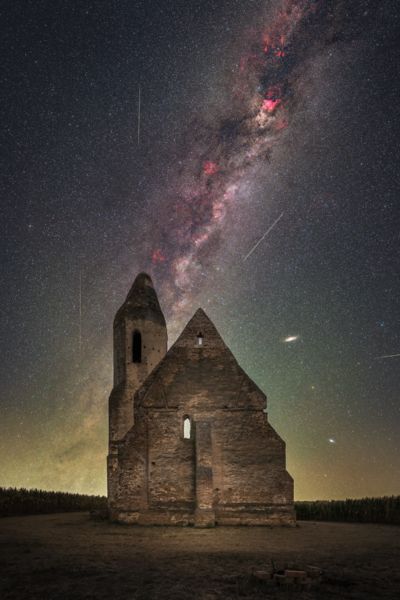 Perseidák a pusztatemplomnál