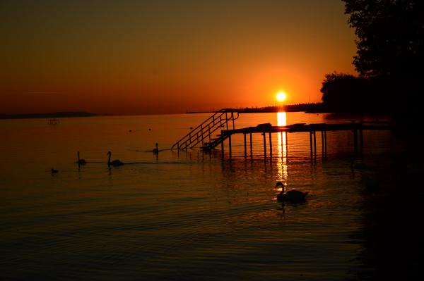 Napkelte a Balatonnál