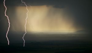 Vihar a távolban Vihar a távolban