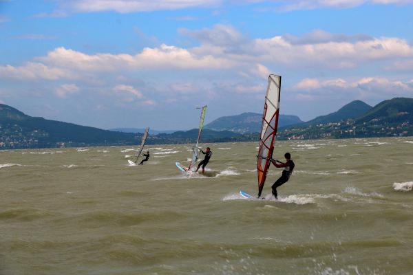 Szelek szárnyán versenyezve