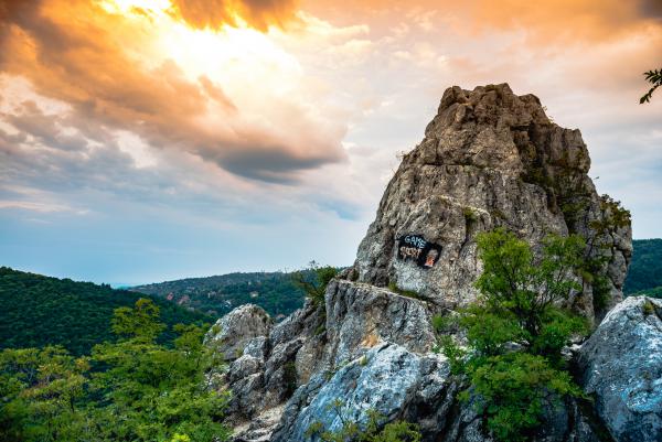 Tündérszikla borús naplementében