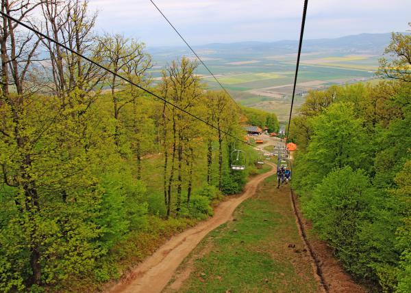 Ég és föld között