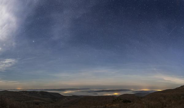 Hullócsillagos hajnal