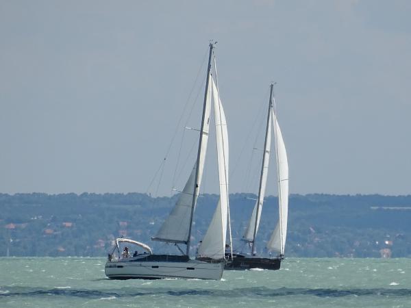 Vitorlák a Balatoni szélben