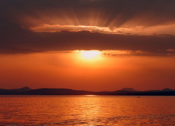 Tyndall a tó felett