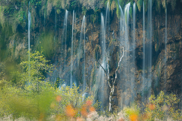 Szárazság a vízesés tövében