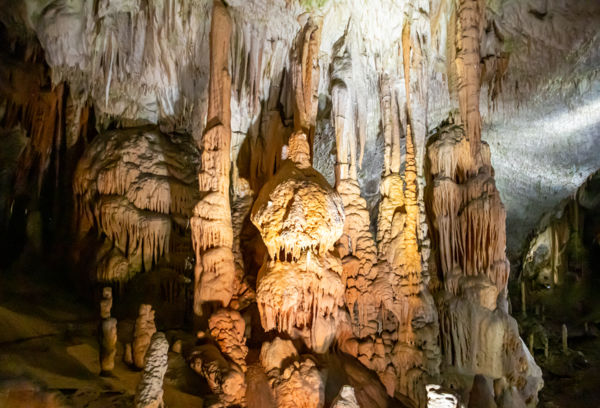 Postojnai cseppkövek