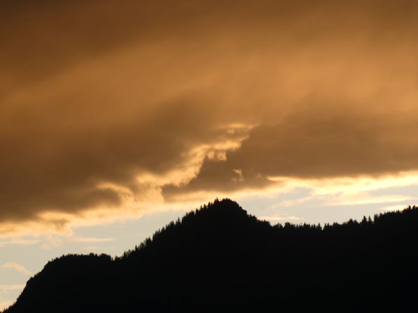 Szellemhajó a hegy felett